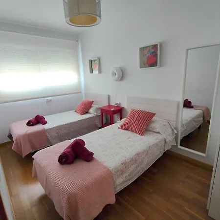 Casa Playa La Fontanilla Sotolodge 펜션 *